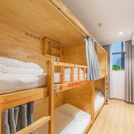 Fangorn Hostel Chongqing Extérieur photo